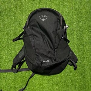 Osprey Daylite Multi-Function Mesh-Covered Commuter Backpack (Daylite Black) 13L